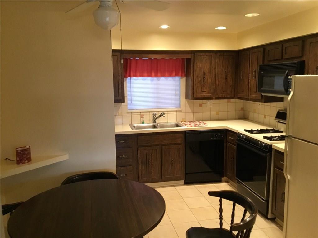 316 Jefferson Road Pittsburgh, PA 15235 - Photo 4 of 25 Eat-N-Kitchen