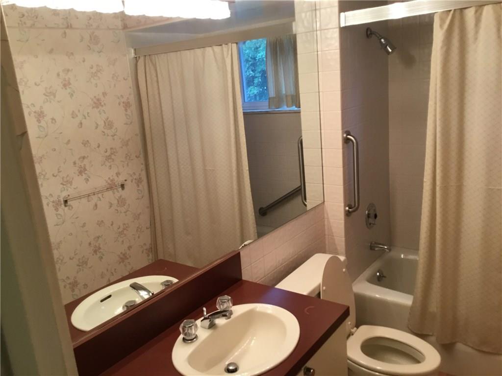 316 Jefferson Road Pittsburgh, PA 15235 - Photo 8 of 25 1fst floor master bath
