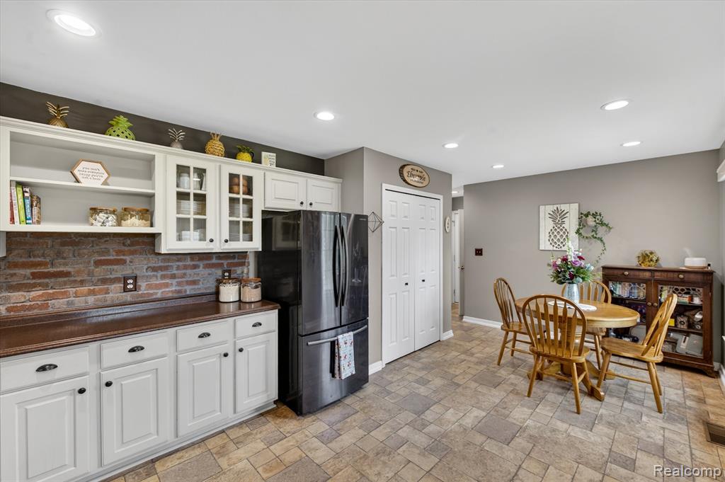 7659 Clyde Road Fenton, MI 48430 - Photo 17 of 52
