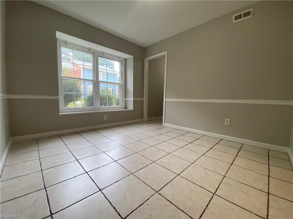 4906 Tower Road, Unit B Greensboro, NC 27410 - Photo 5 of 18 Dining room