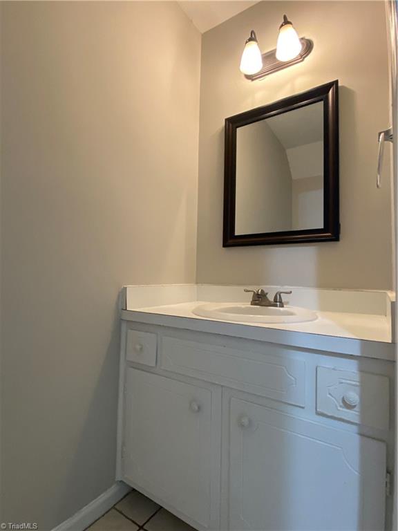 4906 Tower Road, Unit B Greensboro, NC 27410 - Photo 7 of 18 1/2 bath on main level