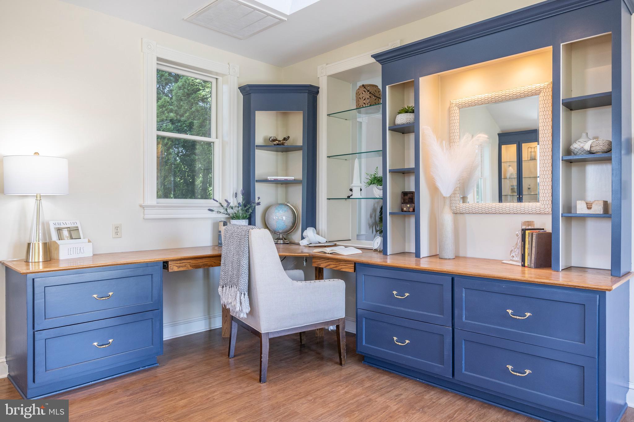 8423 Yellow Springs Road Frederick, MD 21702 - Photo 22 of 136 Built in desk and shelving