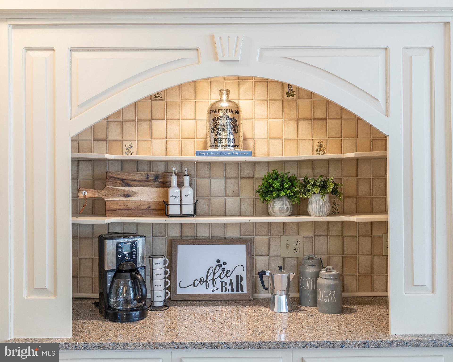 8423 Yellow Springs Road Frederick, MD 21702 - Photo 28 of 136 Cool coffee bar area in the kitchen