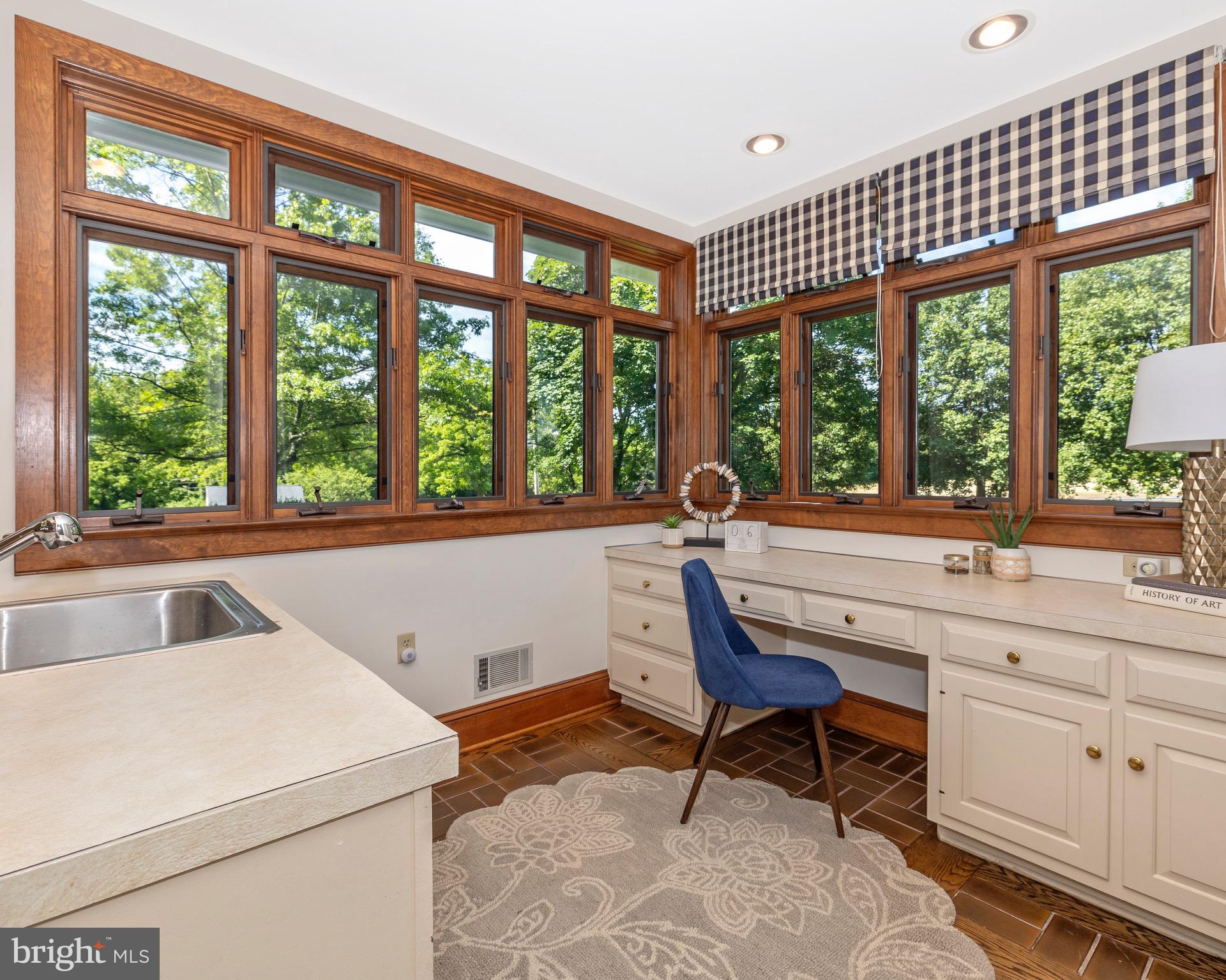 8423 Yellow Springs Road Frederick, MD 21702 - Photo 29 of 136 Craft room, butler’s pantry, or casual work room