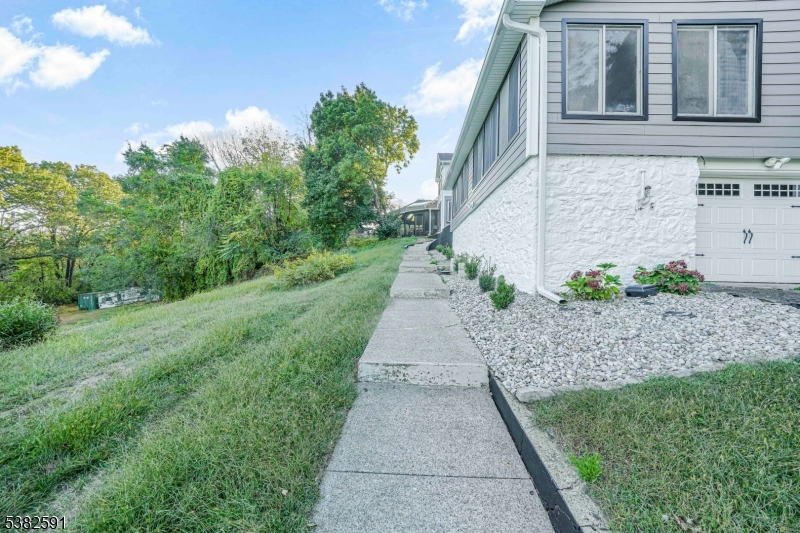 49 Mt Pleasant Road Columbia, NJ 07832 - Photo 8 of 47 a view of a pathway both side of house