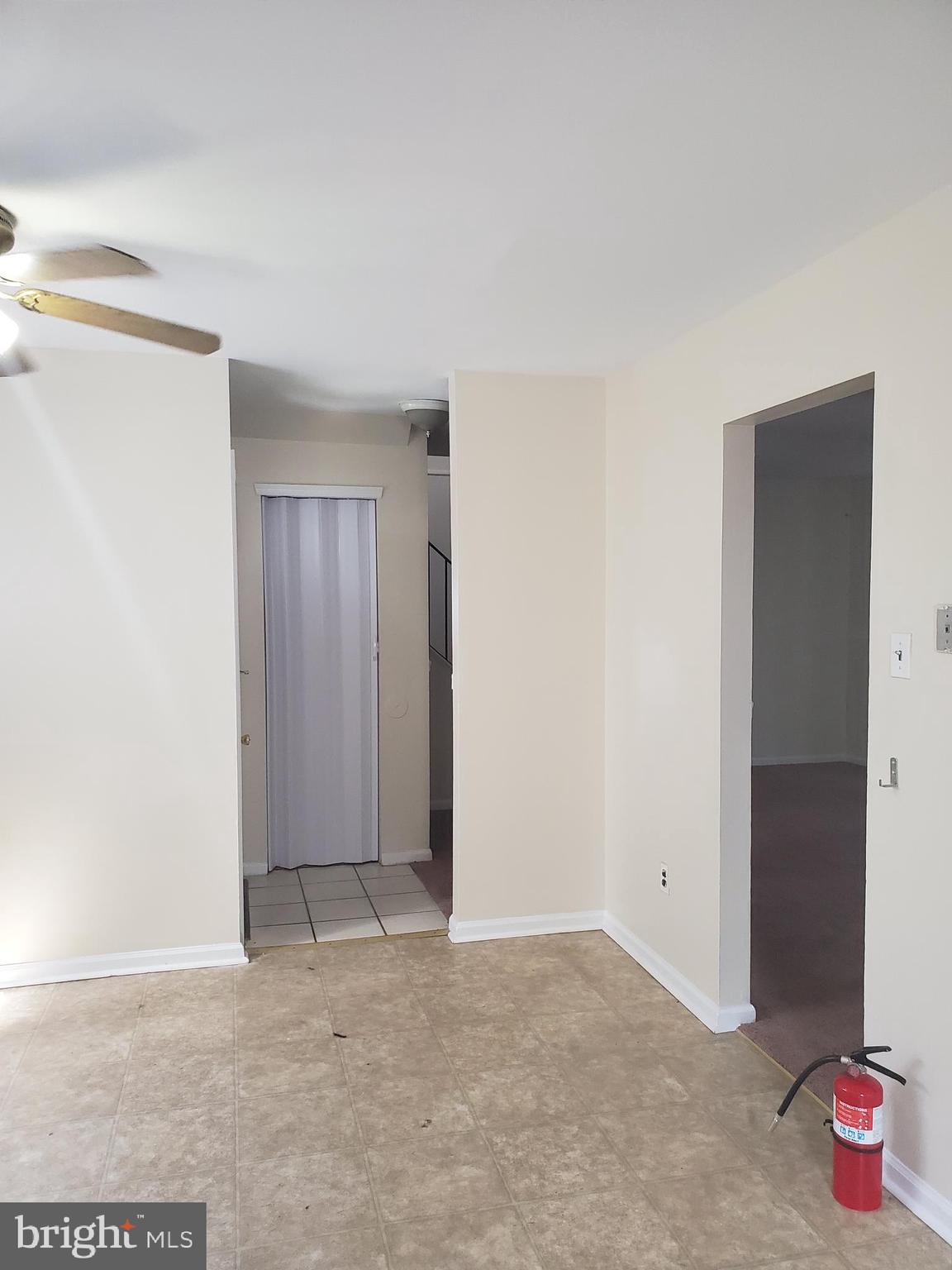 147 Hampshire Road Sicklerville, NJ 08081 - Photo 8 of 38