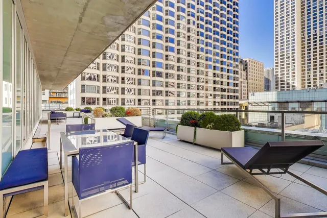 $235,000 | 550 North St Clair Street, Unit 1303, Chicago, IL 60611