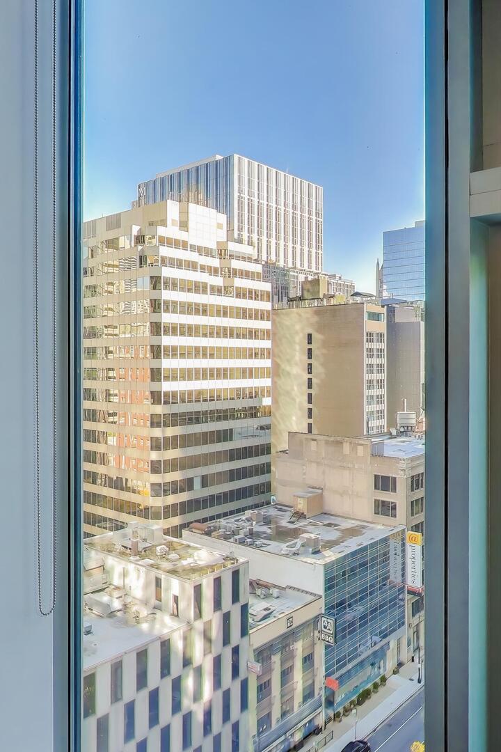 550 North St Clair Street, Unit 1303 Chicago, IL 60611 - Photo 10 of 20 a view of a building from the balcony