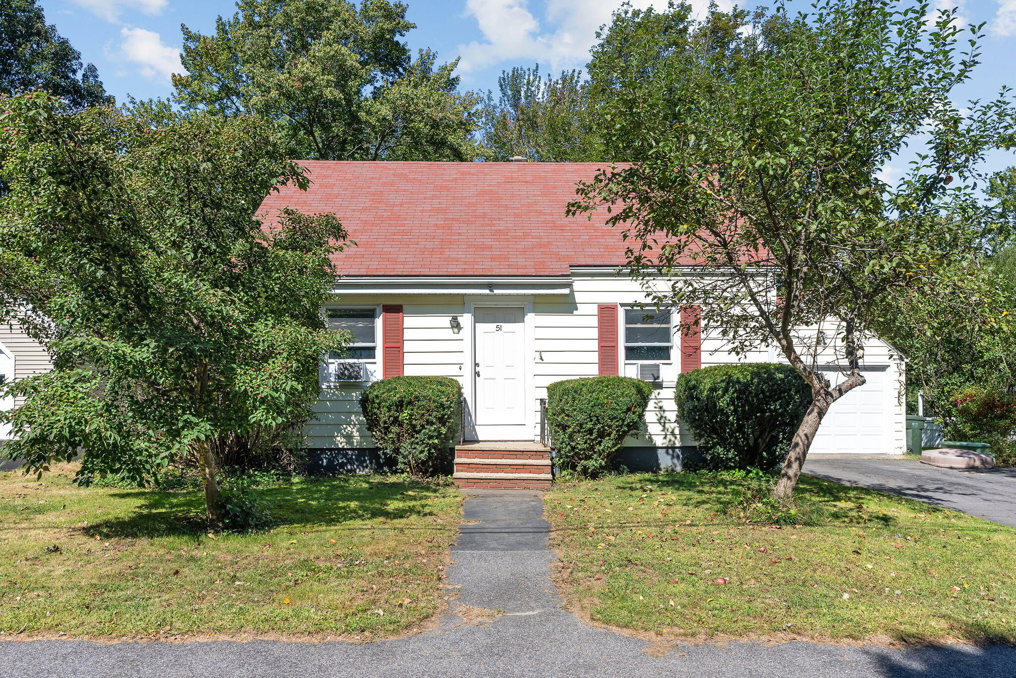 51 Wythburn Road South Portland, ME 04106 - Photo 1 of 24 3-web-or-mls-DSC09795