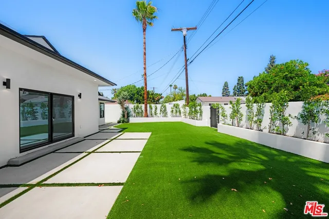 $1,379,000 | 16113 Gledhill Street, North Hills, CA 91343