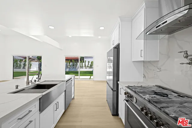 $1,379,000 | 16113 Gledhill Street, North Hills, CA 91343