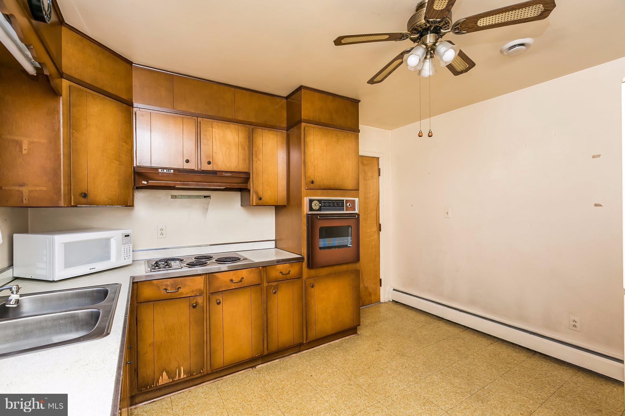 8944 Satyr Hill Road Baltimore, MD 21234 - Photo 10 of 29 Kitchen