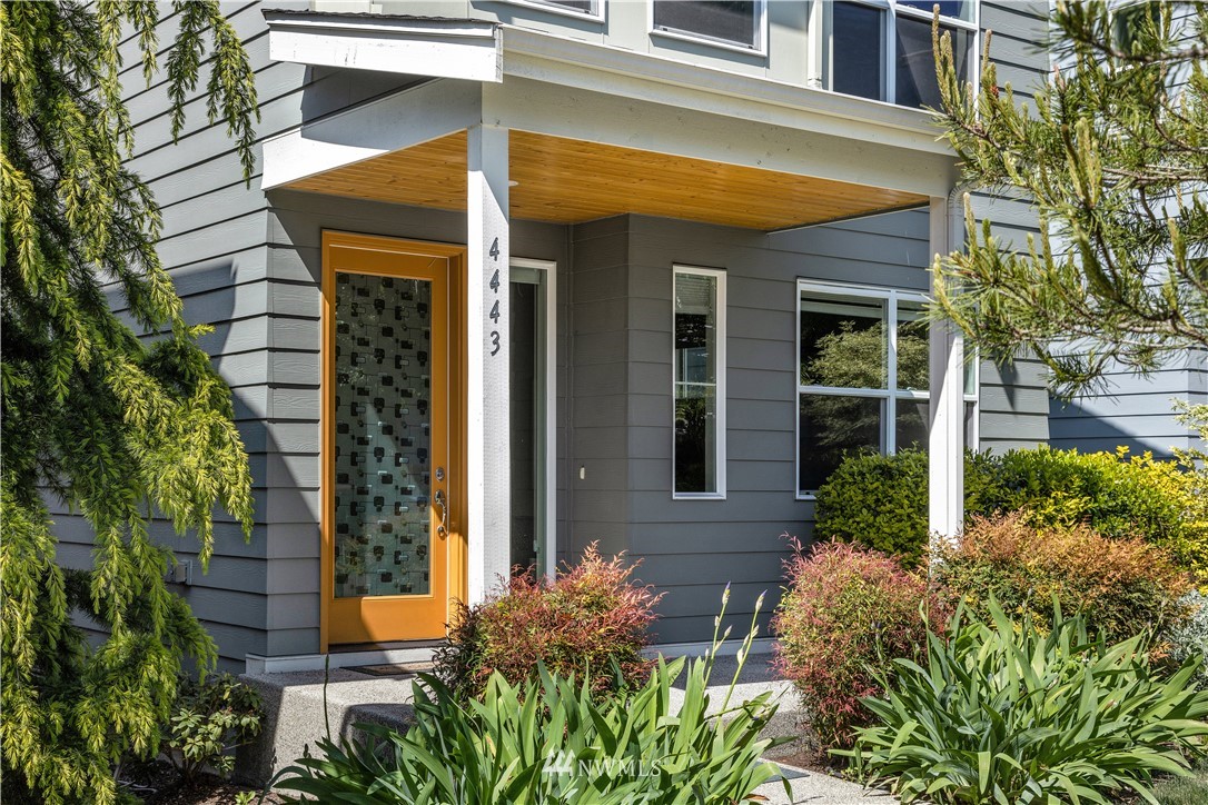 4443 Renton Avenue South Seattle, WA 98108 - Photo 2 of 15