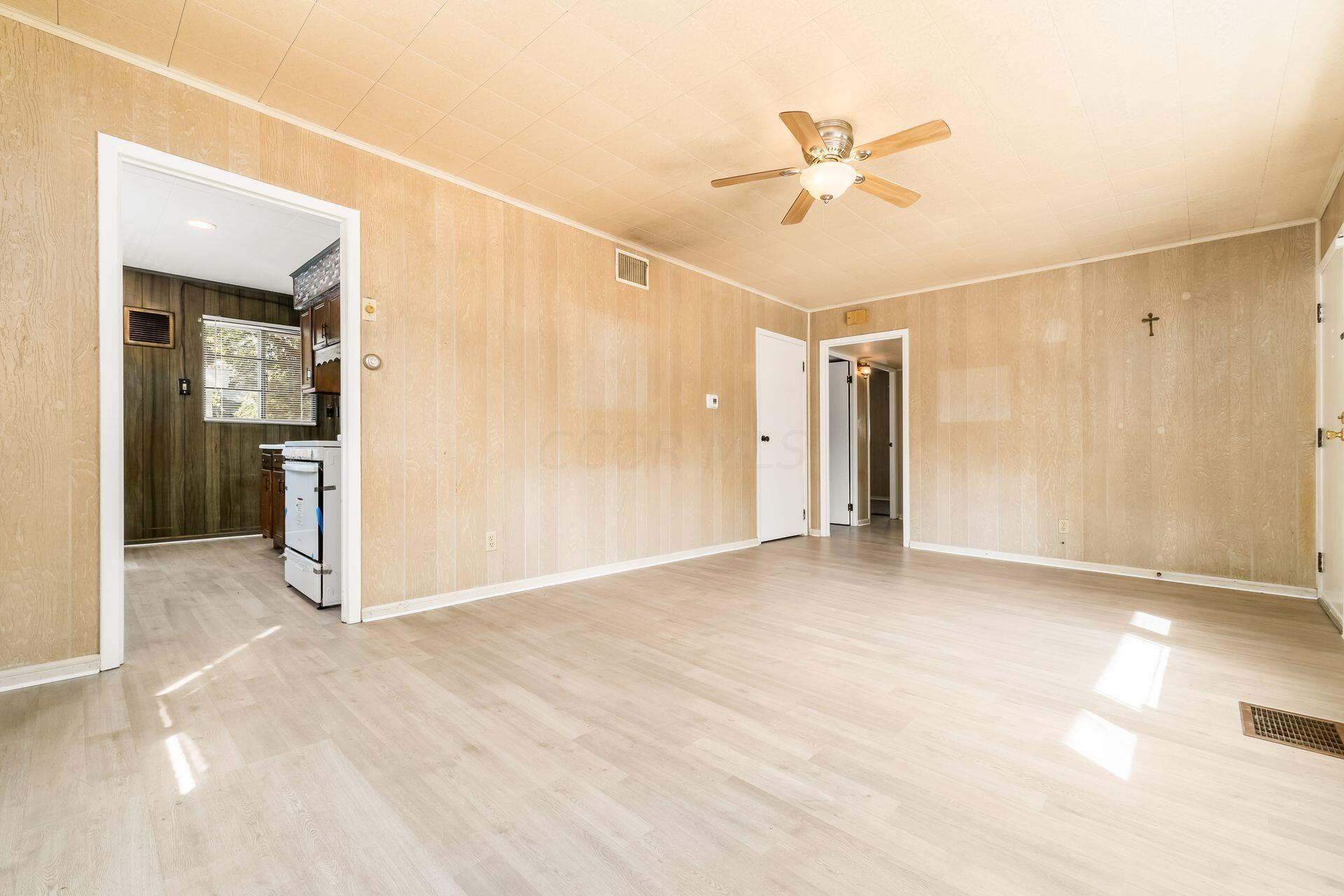 879 South Hampton Road Columbus, OH 43227 - Photo 5 of 25 11_879 S Hampton R