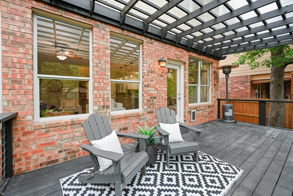 2823 Lantana Ridge Drive Austin, TX 78732 - Photo 29 of 34 a balcony with furniture and a potted plant