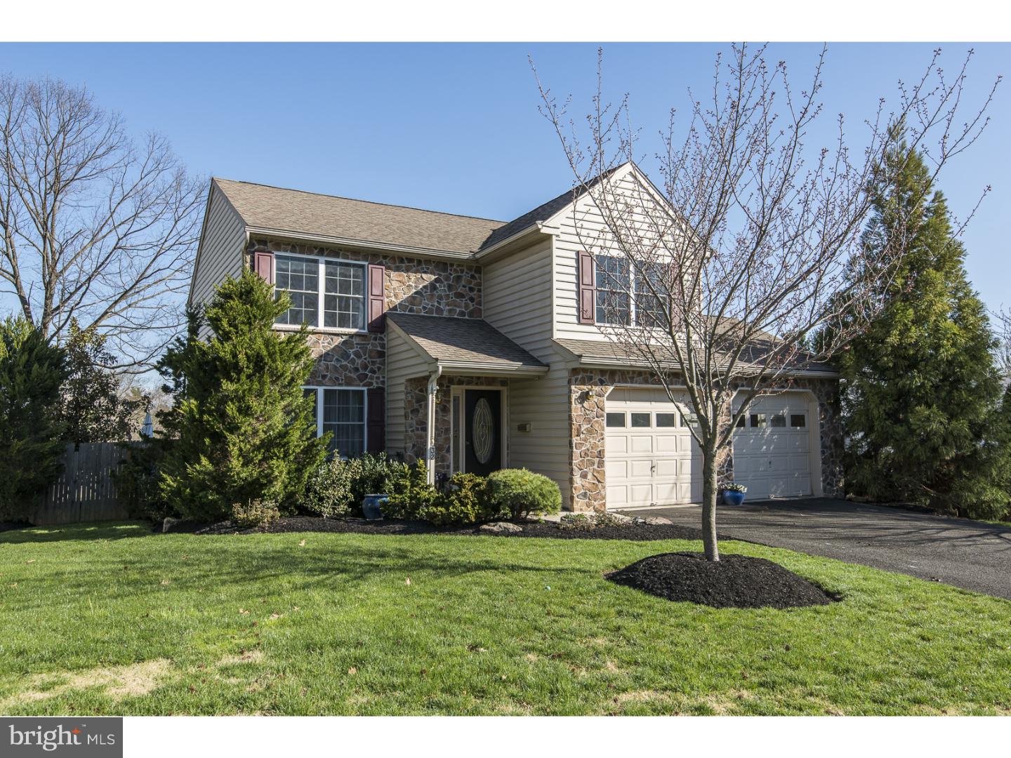 32 Red Oak Road Oreland, PA 19075 - Photo 2 of 25 Gallery Image 2