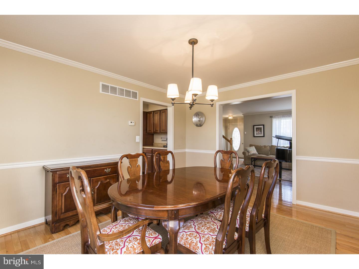 32 Red Oak Road Oreland, PA 19075 - Photo 5 of 25 Gallery Image 5