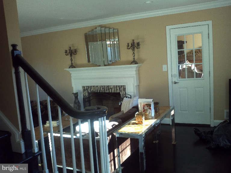 2105 Windham Place Silver Spring, MD 20902 - Photo 8 of 23 Interior (General)