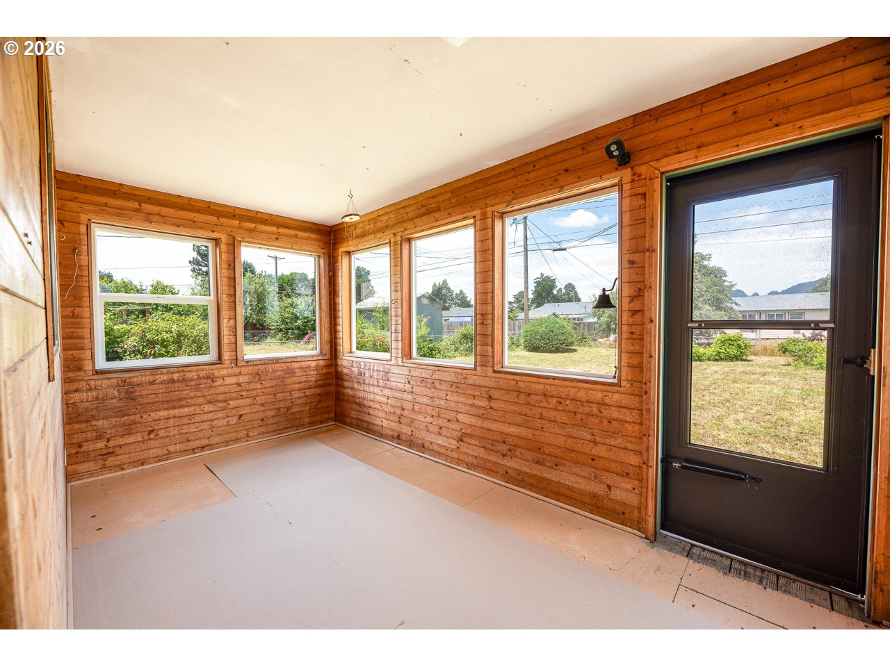 1404 Centennial Boulevard Springfield, OR 97477 - Photo 25 of 32 Porch