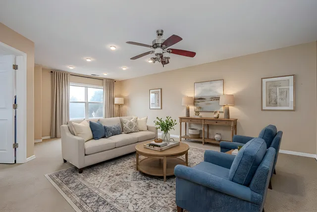 $380,000 | 3060 Crystal Rock Road, Naperville, IL 60564