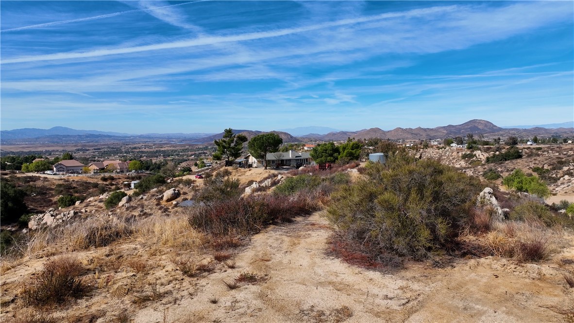 0 Scanlon Road Temecula, CA 92592 - Photo 7 of 21 a view of a big yard with green space