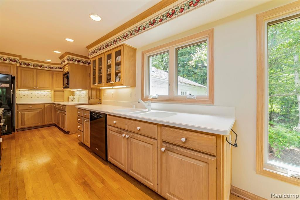 852 Peach Tree Lane Rochester Hills, MI 48306 - Photo 18 of 54