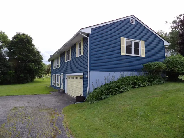 $340,000 | 18 Piedmont Drive, Rutland, VT 05701