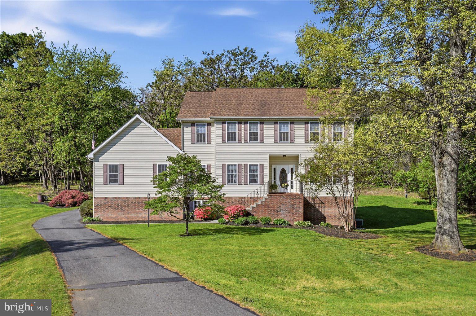 Welcome to 155 Bunchberry Ridge Court!