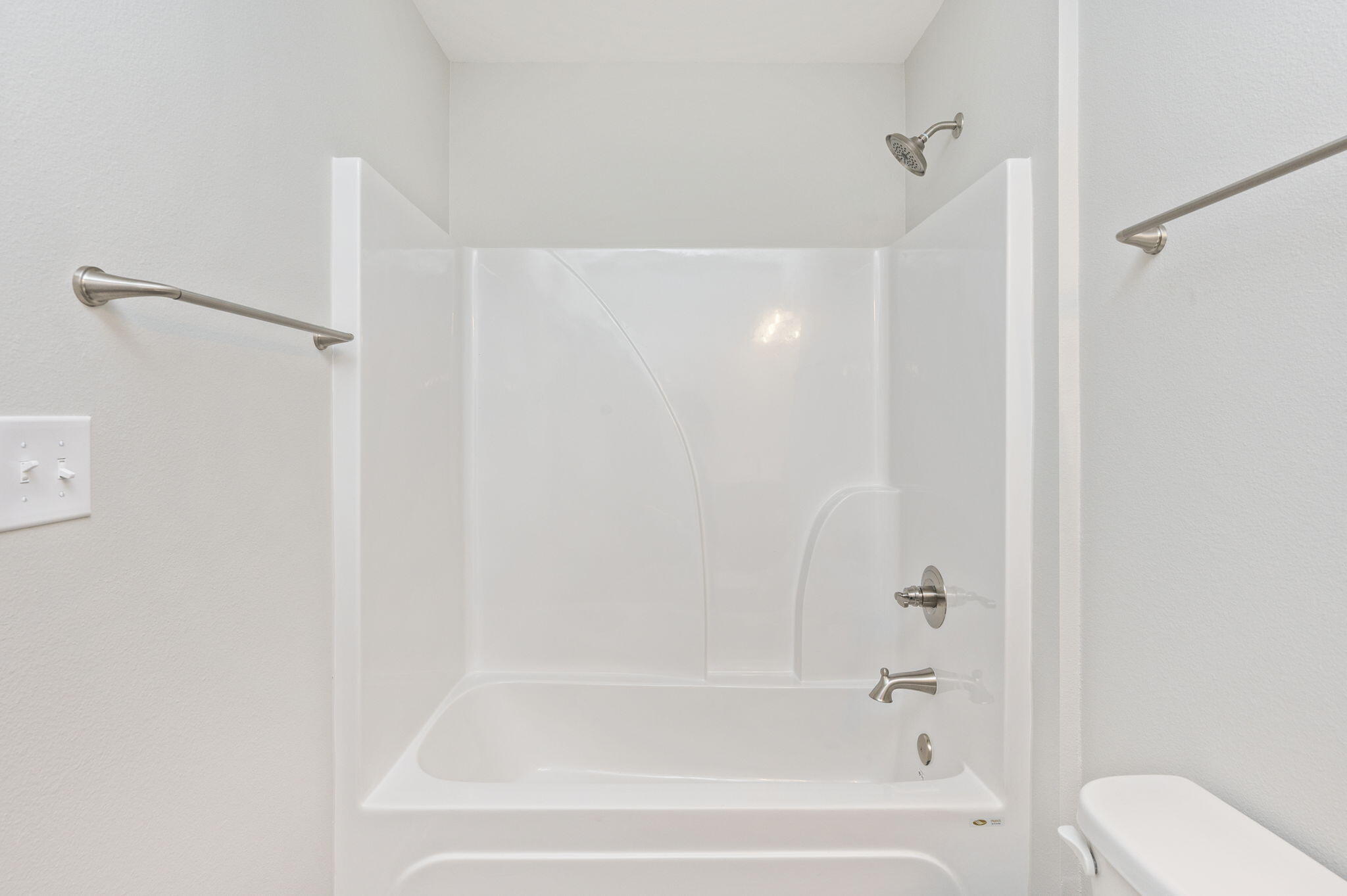 1000 Valley Road Crestview, FL 32539 - Photo 19 of 30 a bathroom with a bathtub and a shower