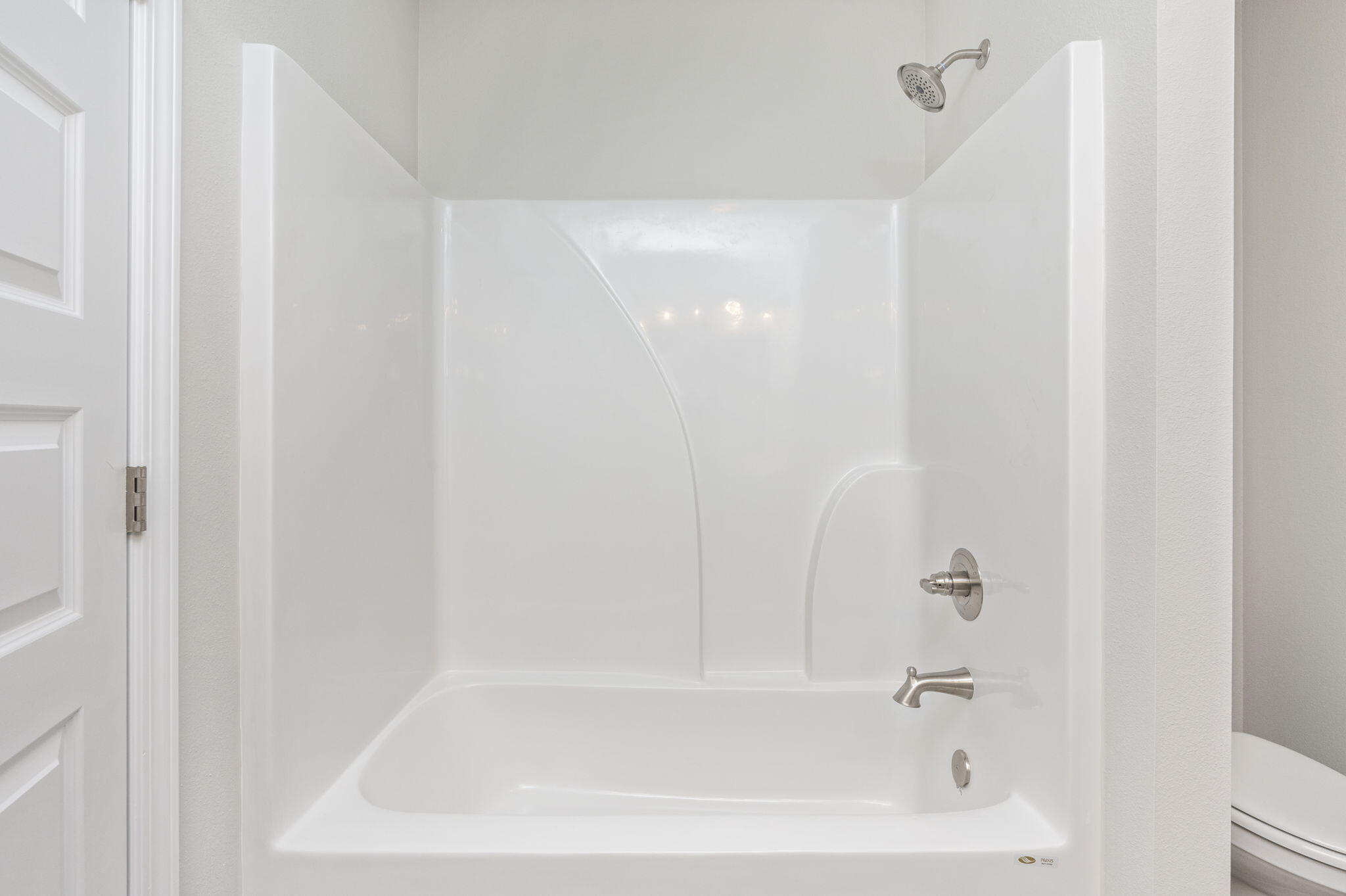 1000 Valley Road Crestview, FL 32539 - Photo 23 of 30 a close up of a bathtub curtain