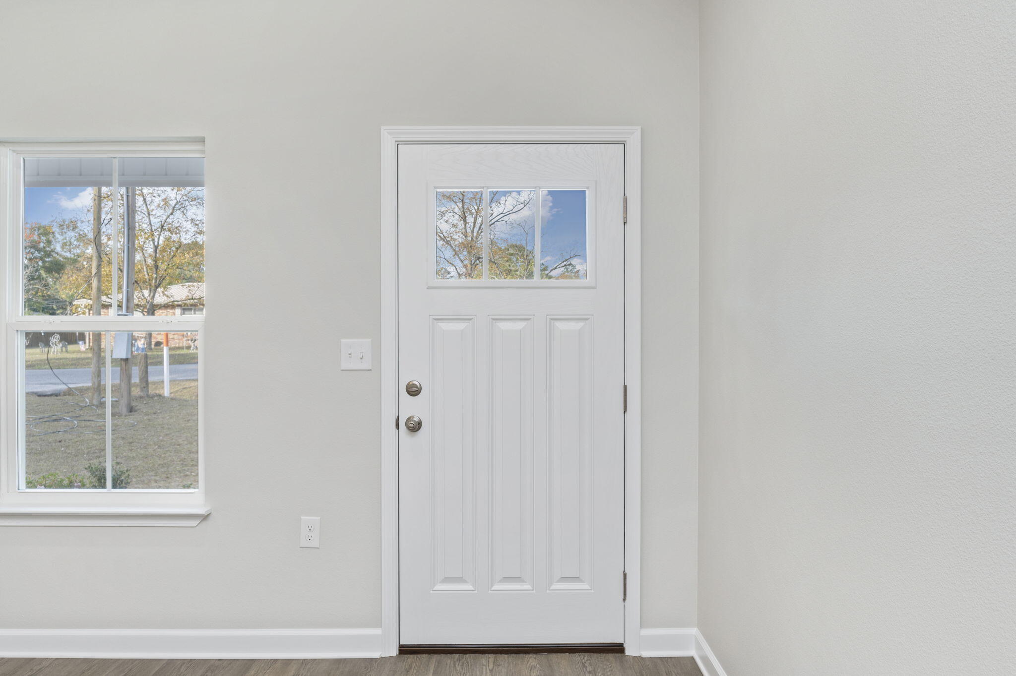 1000 Valley Road Crestview, FL 32539 - Photo 5 of 30 a view of front door