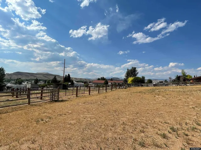$200,000 | 41060720015800 Clendenning Street, Dubois, WY 82513