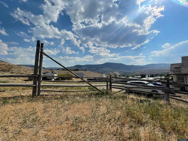 $200,000 | 41060720015800 Clendenning Street, Dubois, WY 82513