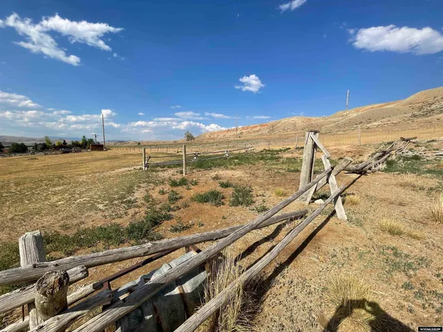 $200,000 | 41060720015800 Clendenning Street, Dubois, WY 82513