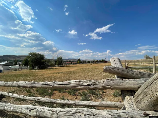 $200,000 | 41060720015800 Clendenning Street, Dubois, WY 82513