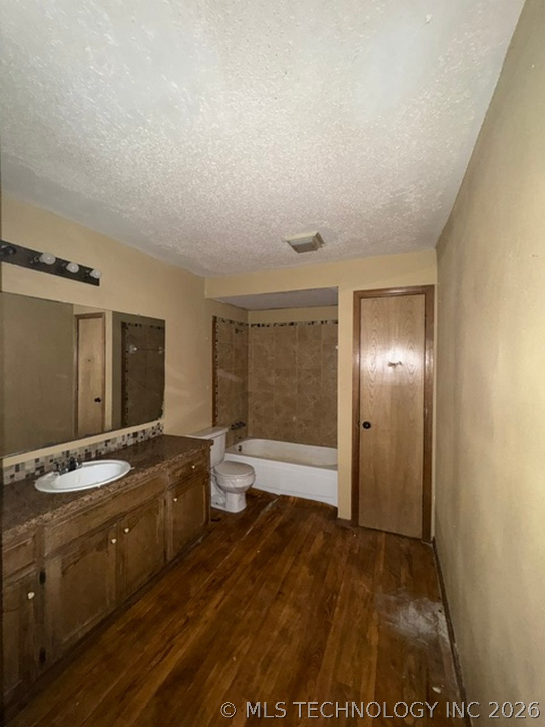 110490 South 4756 Road Muldrow, OK 74948 - Photo 12 of 25 hall bath downstairs