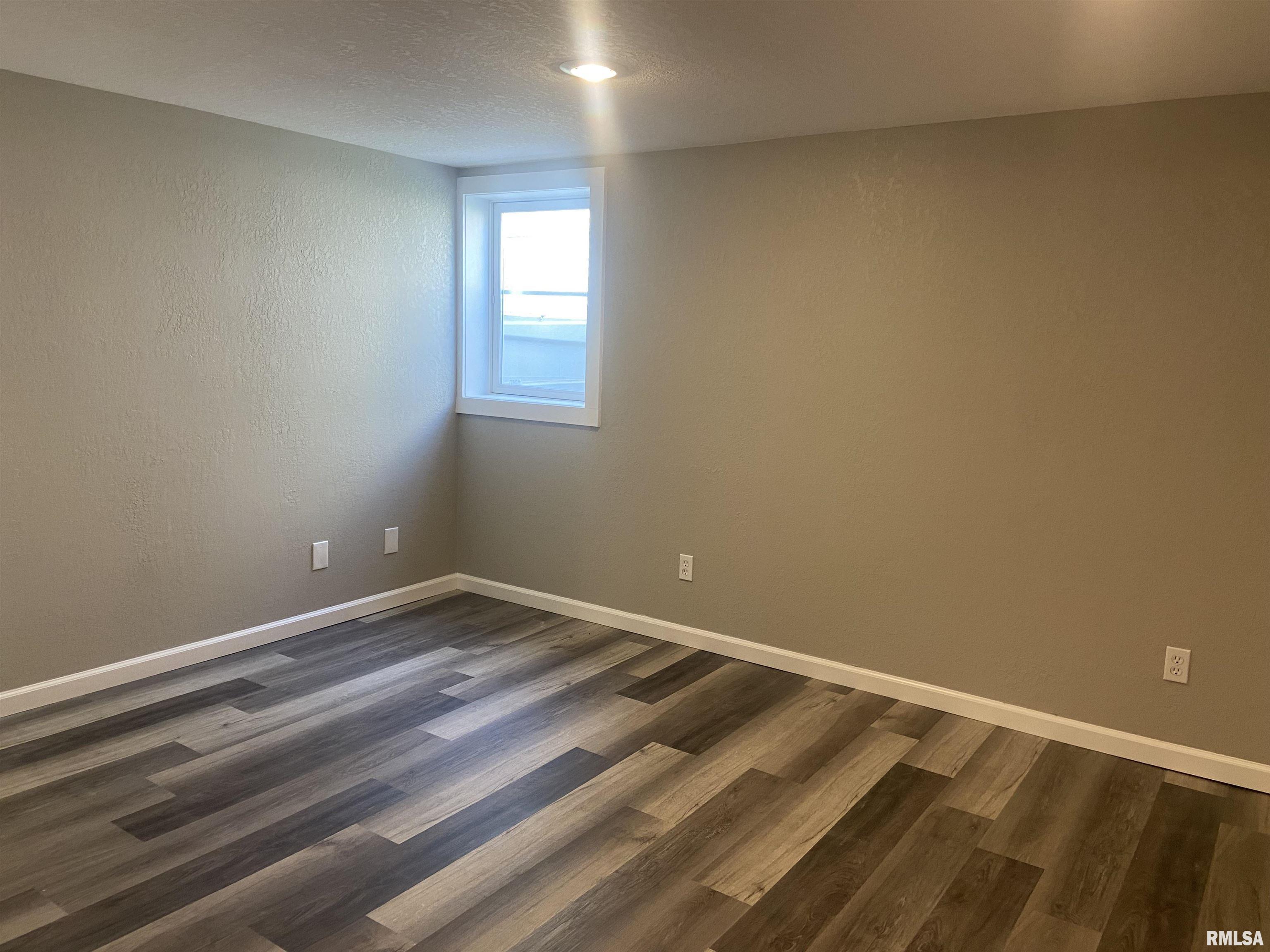 1706 Maple Street Quincy, IL 62301 - Photo 15 of 27