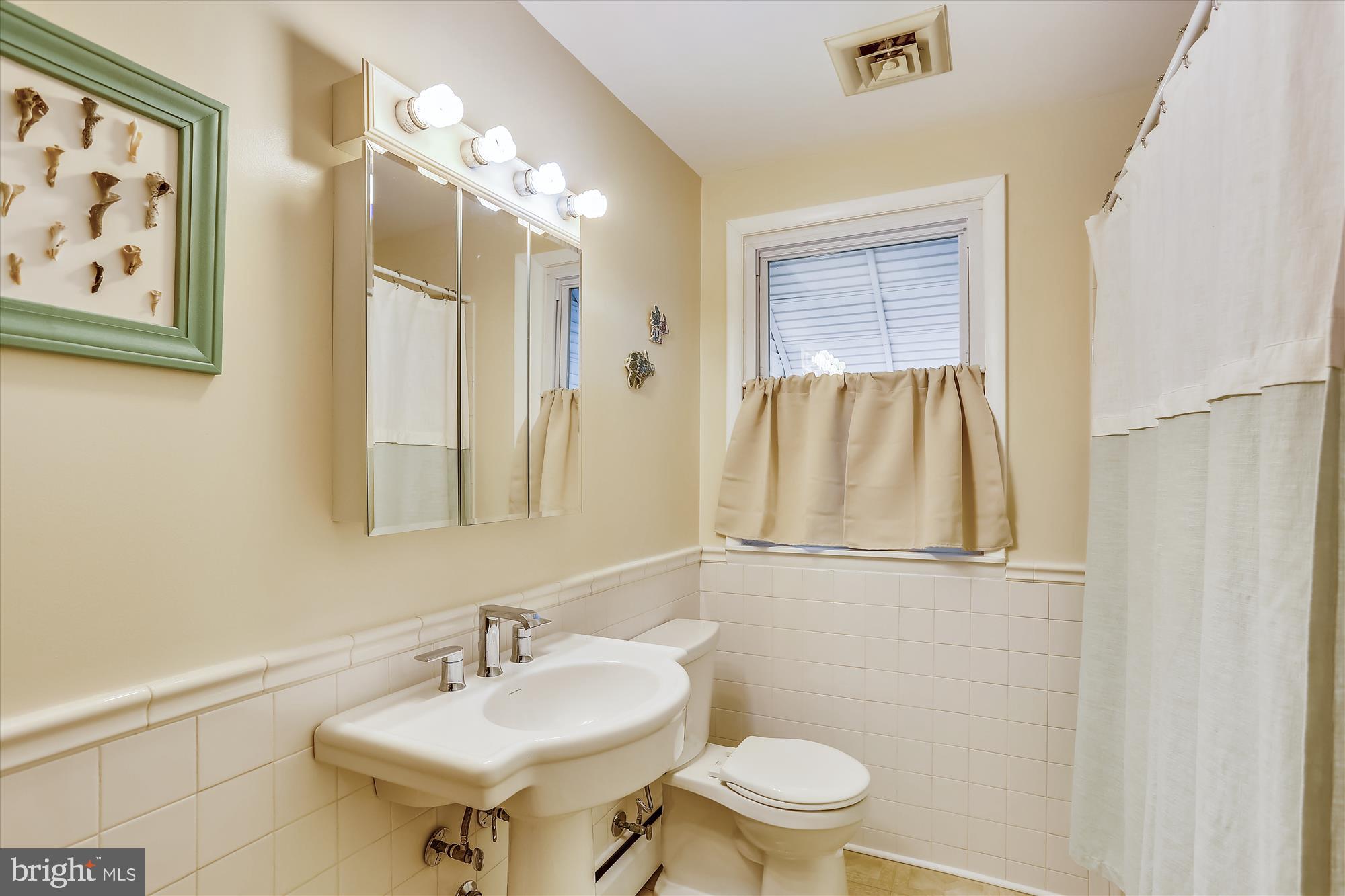 8432 Geneva Road Pasadena, MD 21122 - Photo 16 of 33 Gallery Image 16