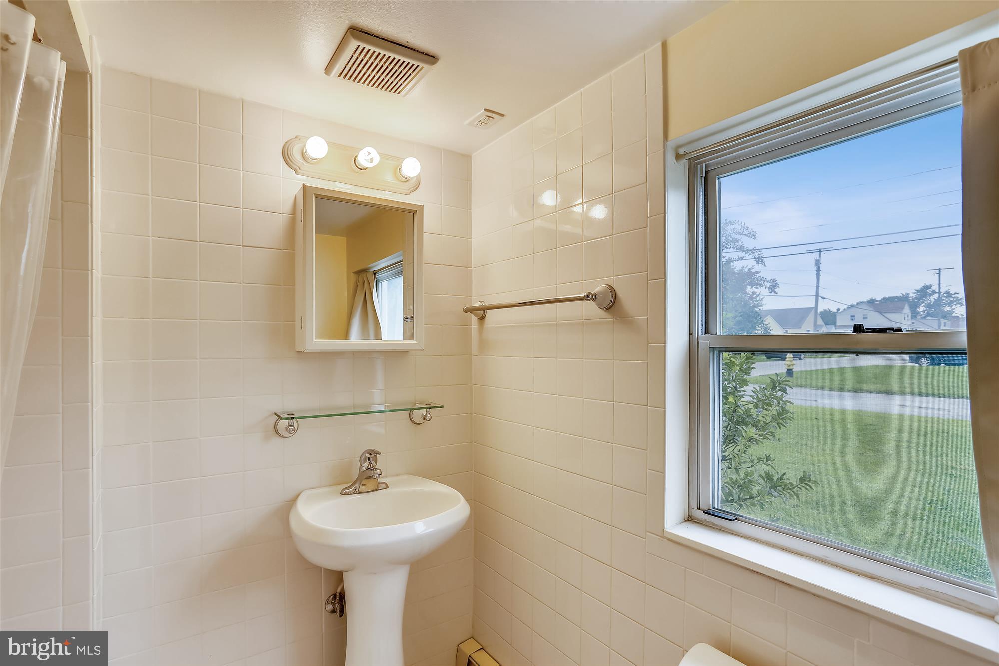 8432 Geneva Road Pasadena, MD 21122 - Photo 27 of 33 Lower Level Full Bath