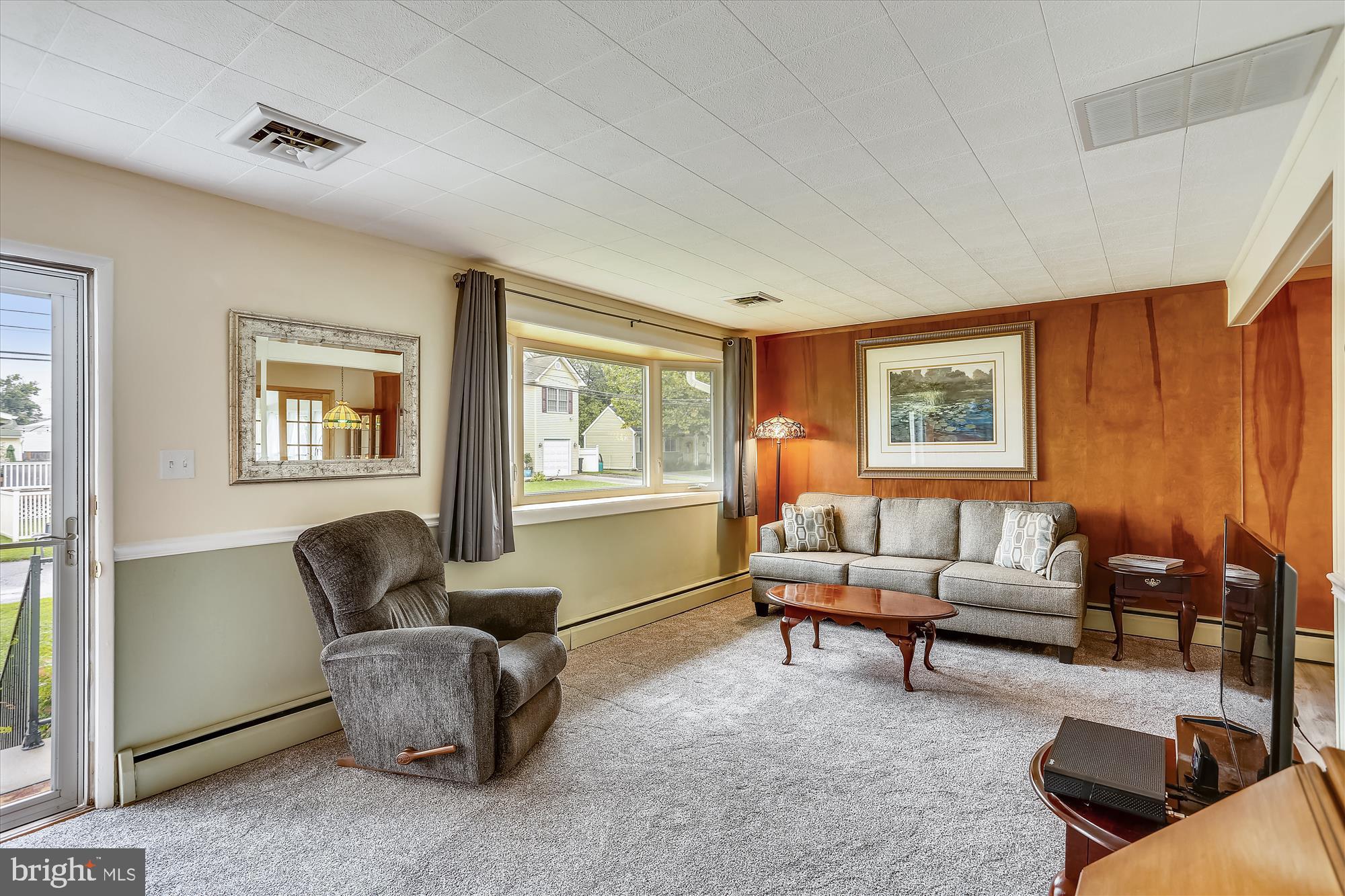 8432 Geneva Road Pasadena, MD 21122 - Photo 4 of 33 Gallery Image 4