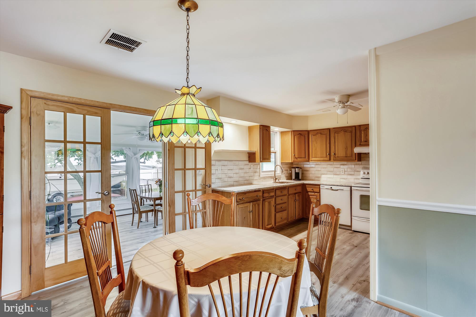 8432 Geneva Road Pasadena, MD 21122 - Photo 6 of 33 Dining Area