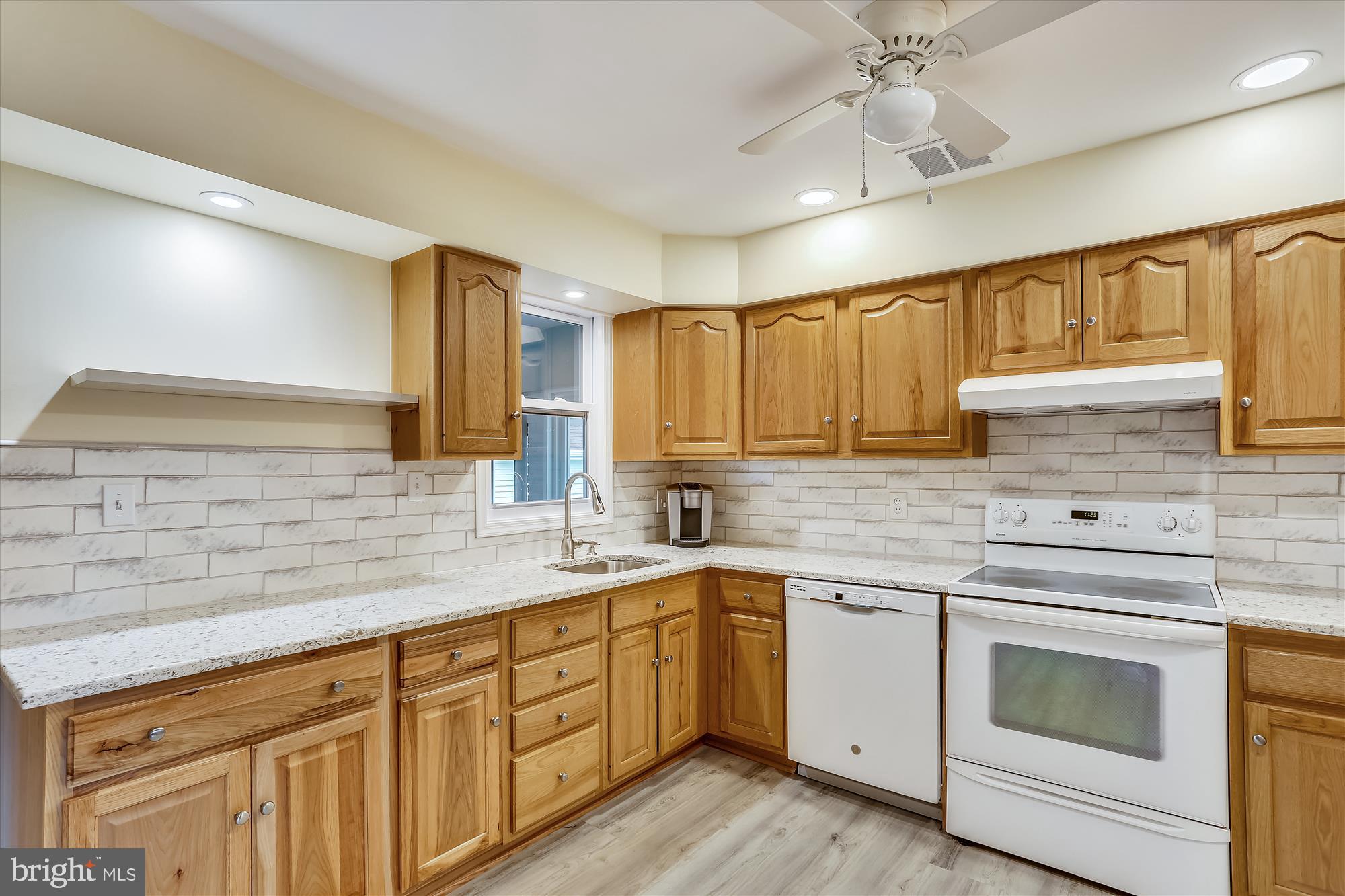 8432 Geneva Road Pasadena, MD 21122 - Photo 9 of 33 Gallery Image 9