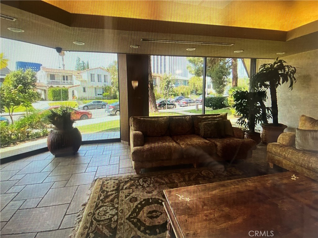 750 Spaulding Avenue, Unit 237 Los Angeles, CA 90036 - Photo 18 of 21