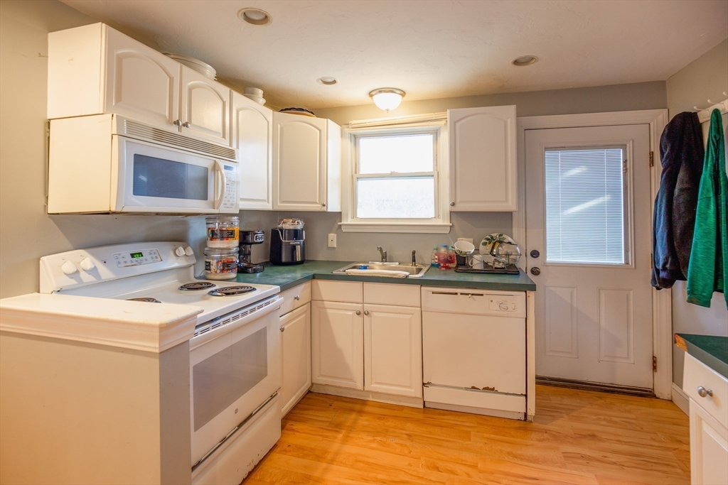 681 State Road, Unit 4 Plymouth, MA 02360 - Photo 4 of 11 Gallery Image 4