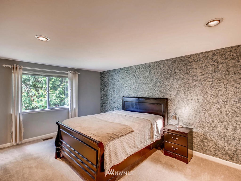 18449 135th Place Southeast Renton, WA 98058 - Photo 11 of 25 Gallery Image 11