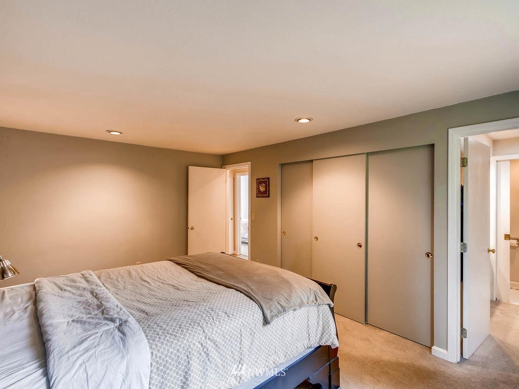 18449 135th Place Southeast Renton, WA 98058 - Photo 12 of 25 Gallery Image 12