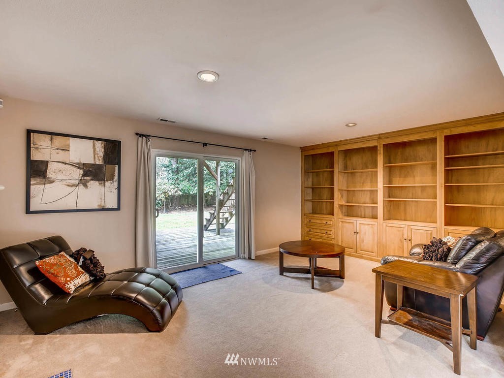 18449 135th Place Southeast Renton, WA 98058 - Photo 17 of 25 Gallery Image 17