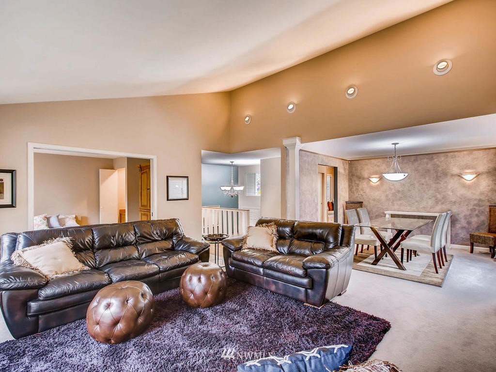 18449 135th Place Southeast Renton, WA 98058 - Photo 4 of 25 Gallery Image 4