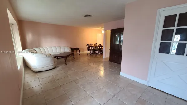 $1,700 | 6808 Northwest 75th Street, Tamarac, FL 33321