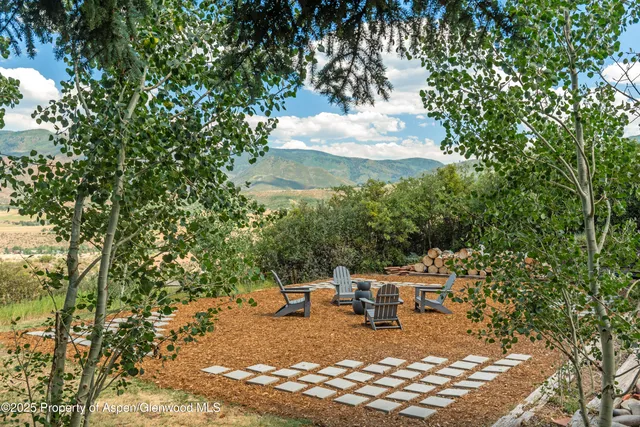 a view of a outdoor space